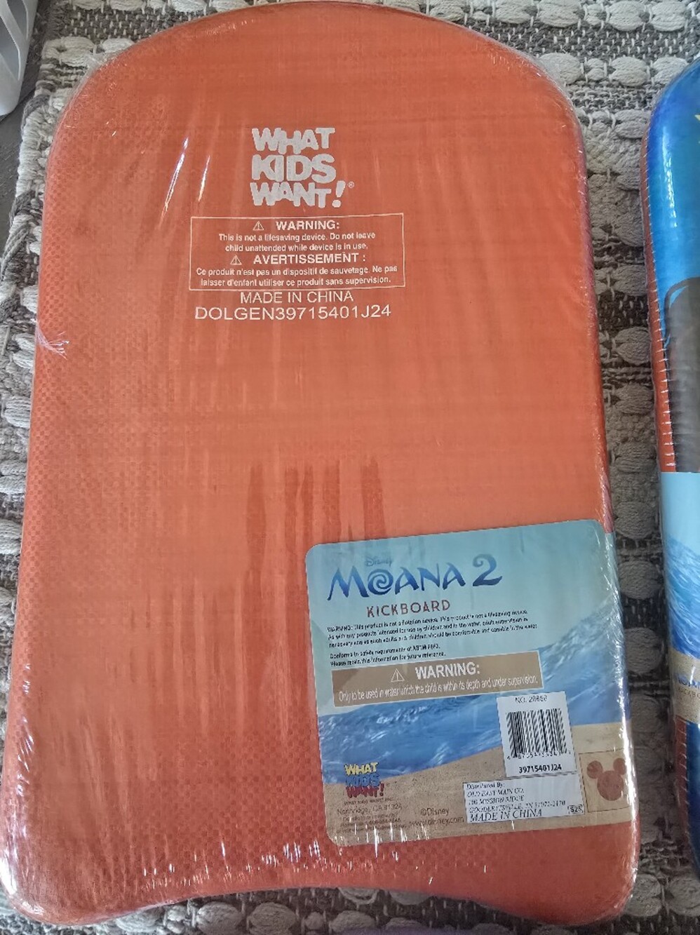 (2) Disney Moana 2 Kickboard in Bright Blue and Red Tropical Print - Picture 4 of 4